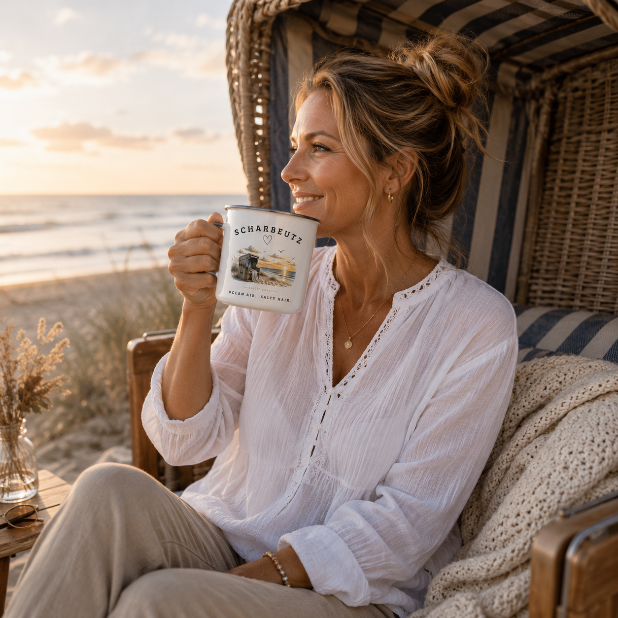 Scharbeutz Ostsee Emaille Becher – Strandkorb Sonnenuntergang