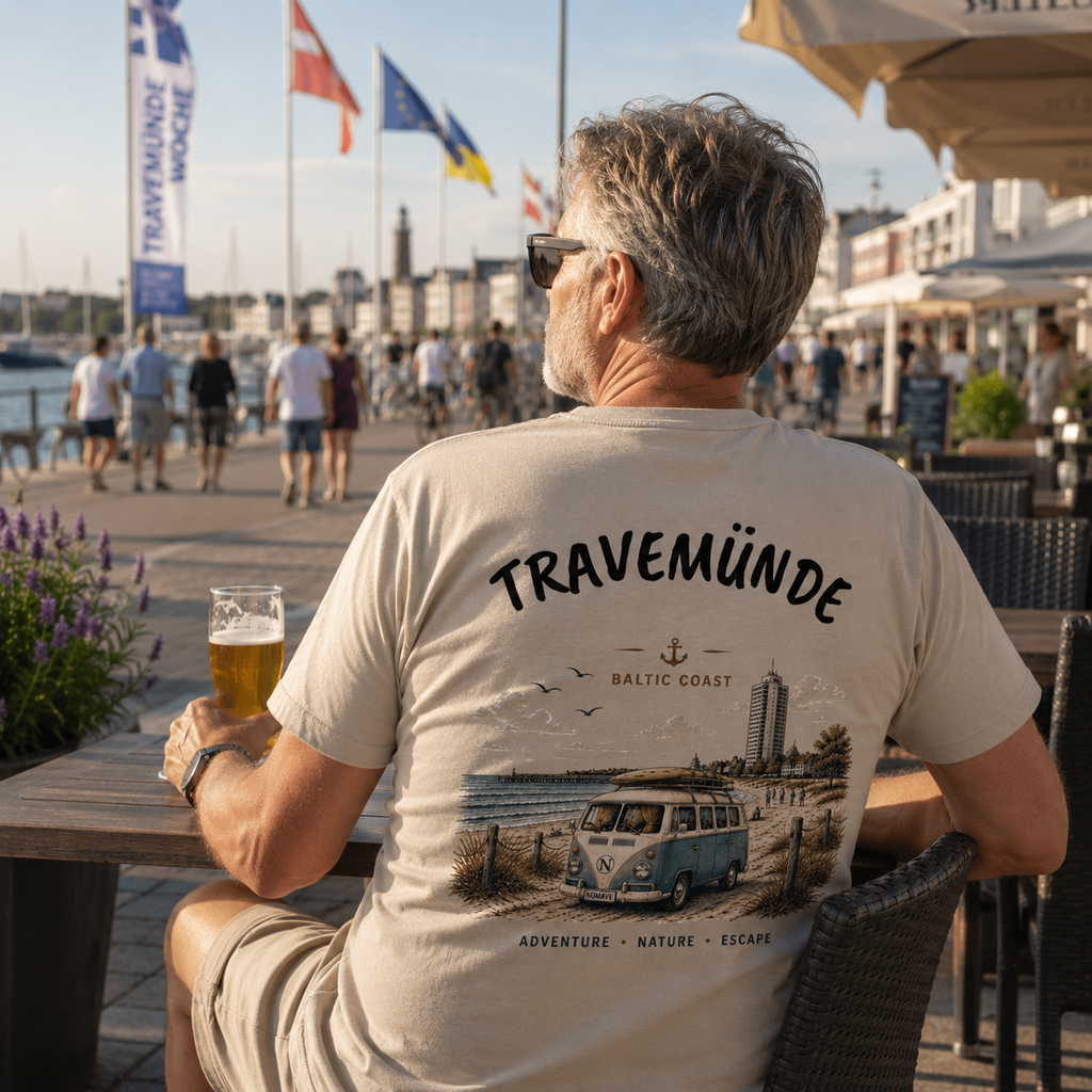 Travemünde Bulli Rückenprint – Bio T-Shirt Ostsee