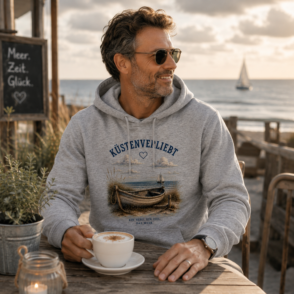 Küstenverliebt Hoodie – Zuhause ist, wo das Meer ist | Küstengefühl Bio Hoodie