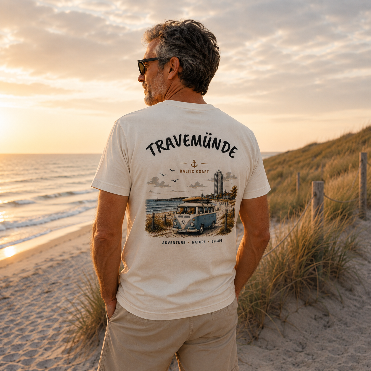 Travemünde Bulli Rückenprint – Bio T-Shirt Ostsee