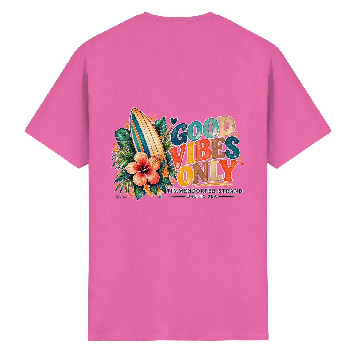 Original-Rückansicht 7: Unisex Essential T-Shirt in Azalea mit Timmendorfer-Surf-Vibes-Rückenprint, Surfboard, Hibiskusblüten und Baltic-Sea-Schriftzug.