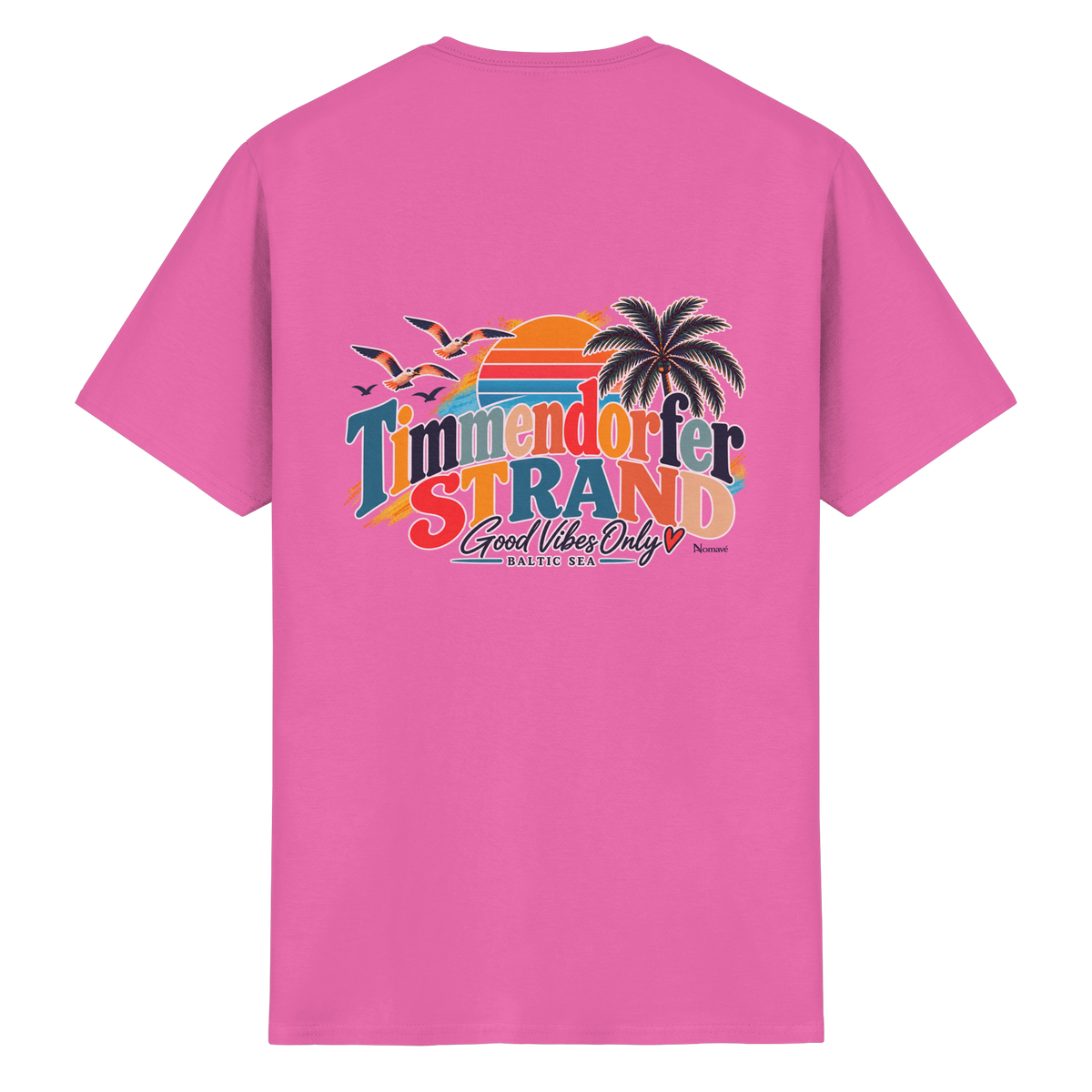Essential T-Shirt in Azalea, Katalog-Rückansicht mit Timmendorfer-Strand-Good-Vibes-Only-Rückenprint.