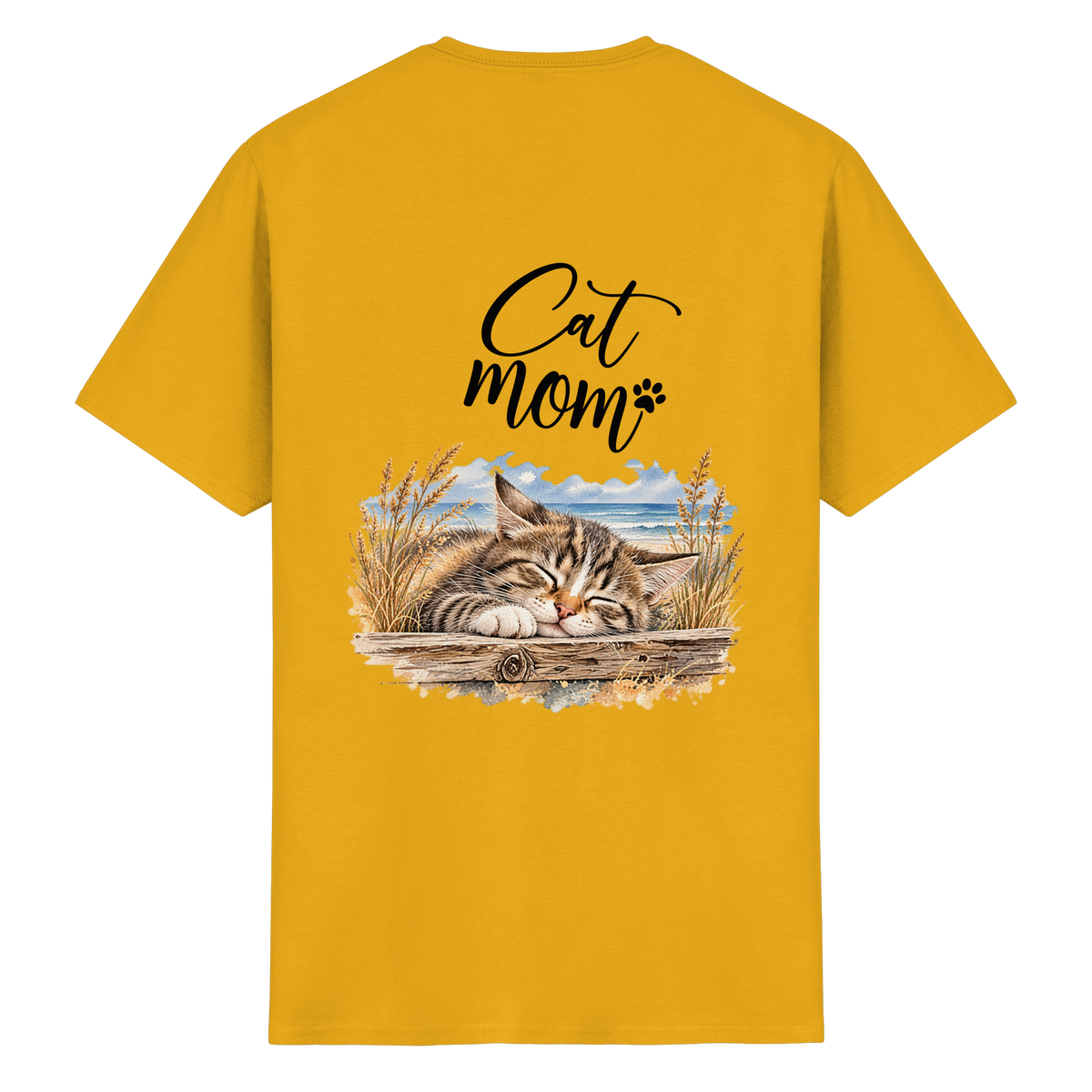 Cat Mom Heavy-Cotton-T-Shirt in Gold – Originalansicht mit schlafender Katze und Küstenmotiv als Rückenprint.