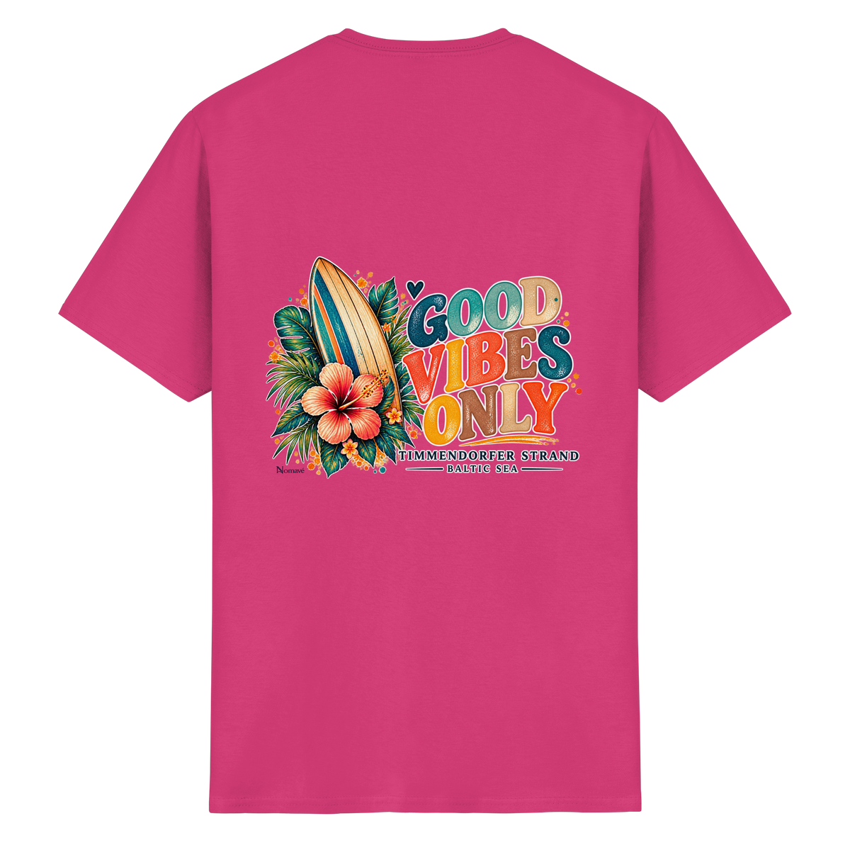 Original-Rückansicht 8: Unisex Essential T-Shirt in Heliconia mit Timmendorfer-Surf-Vibes-Rückenprint, Surfboard, Hibiskusblüten und Baltic-Sea-Schriftzug.