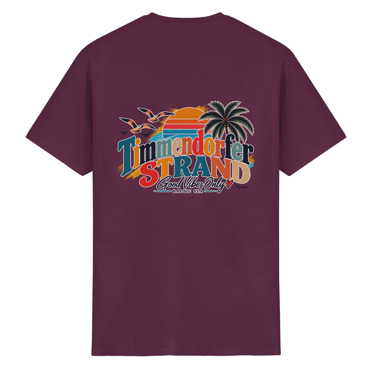 Essential T-Shirt in Maroon, Katalog-Rückansicht mit Timmendorfer-Strand-Good-Vibes-Only-Rückenprint.