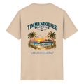 Original-Produktmockup: Essential Unisex-T-Shirt in Natural, Rückansicht mit Timmendorfer-Beach-Club-Motiv und dem Schriftzug Timmendorfer Strand – Baltic Sea.