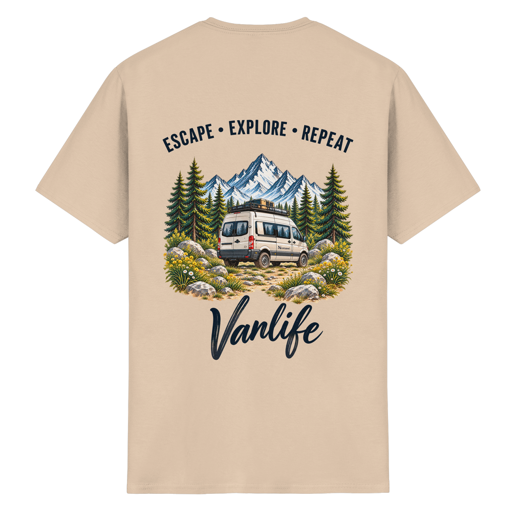 Essential T-Shirt in Natural als Produkt-Mockup mit Escape Explore Repeat Motiv als Backprint