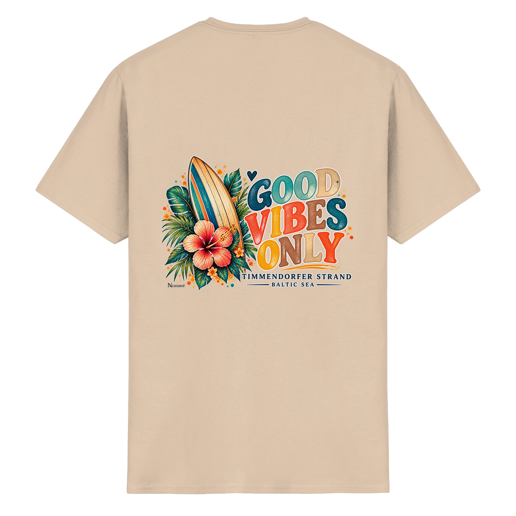 Original-Rückansicht 1: Unisex Essential T-Shirt in Natural mit Timmendorfer-Surf-Vibes-Rückenprint, Surfboard, Hibiskusblüten und Baltic-Sea-Schriftzug.