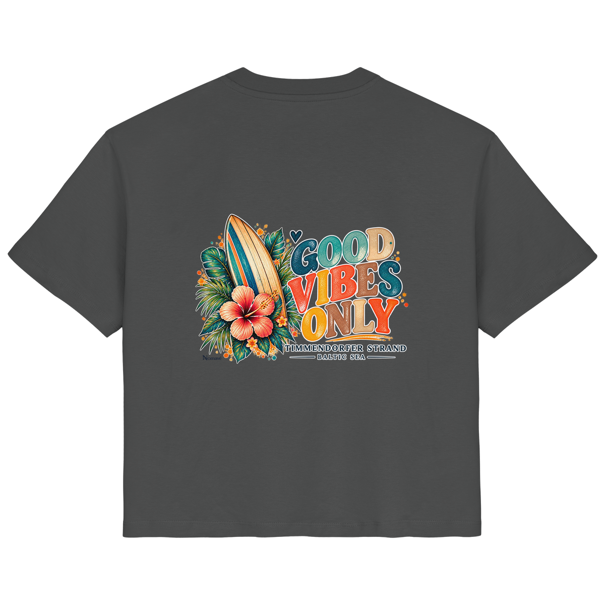 Original-Rückansicht 12: Damen Bio-T-Shirt in Anthracite mit Timmendorfer-Surf-Vibes-Rückenprint, Surfboard, Hibiskusblüten und Baltic-Sea-Schriftzug.