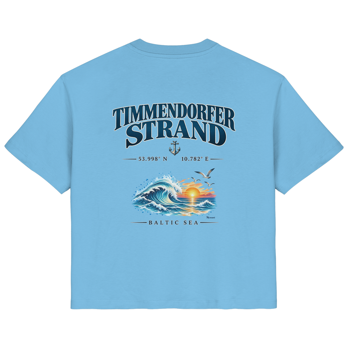 Original-Mockup 7: Damen Bio-T-Shirt in Aqua Blue mit Timmendorfer Strand – Baltic Sea Backprint.