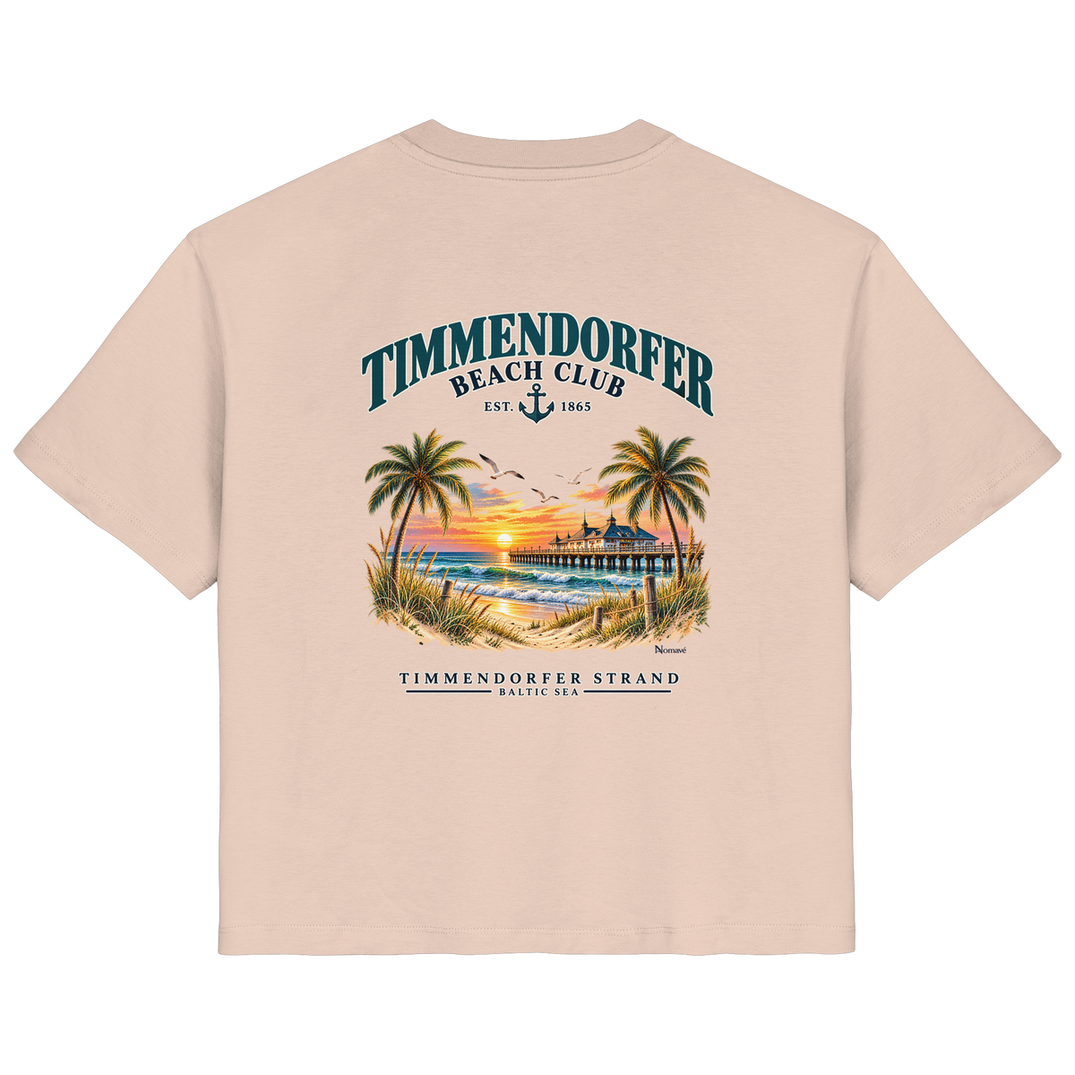 Original-/Katalogmockup: Damen Bio-T-Shirt in Fraiche Peche, Rückansicht mit Timmendorfer-Beach-Club-Rückendruck.
