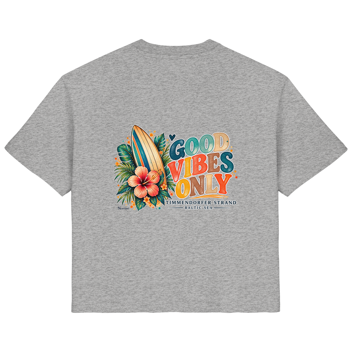 Original-Rückansicht 3: Damen Bio-T-Shirt in Heather Grey mit Timmendorfer-Surf-Vibes-Rückenprint, Surfboard, Hibiskusblüten und Baltic-Sea-Schriftzug.