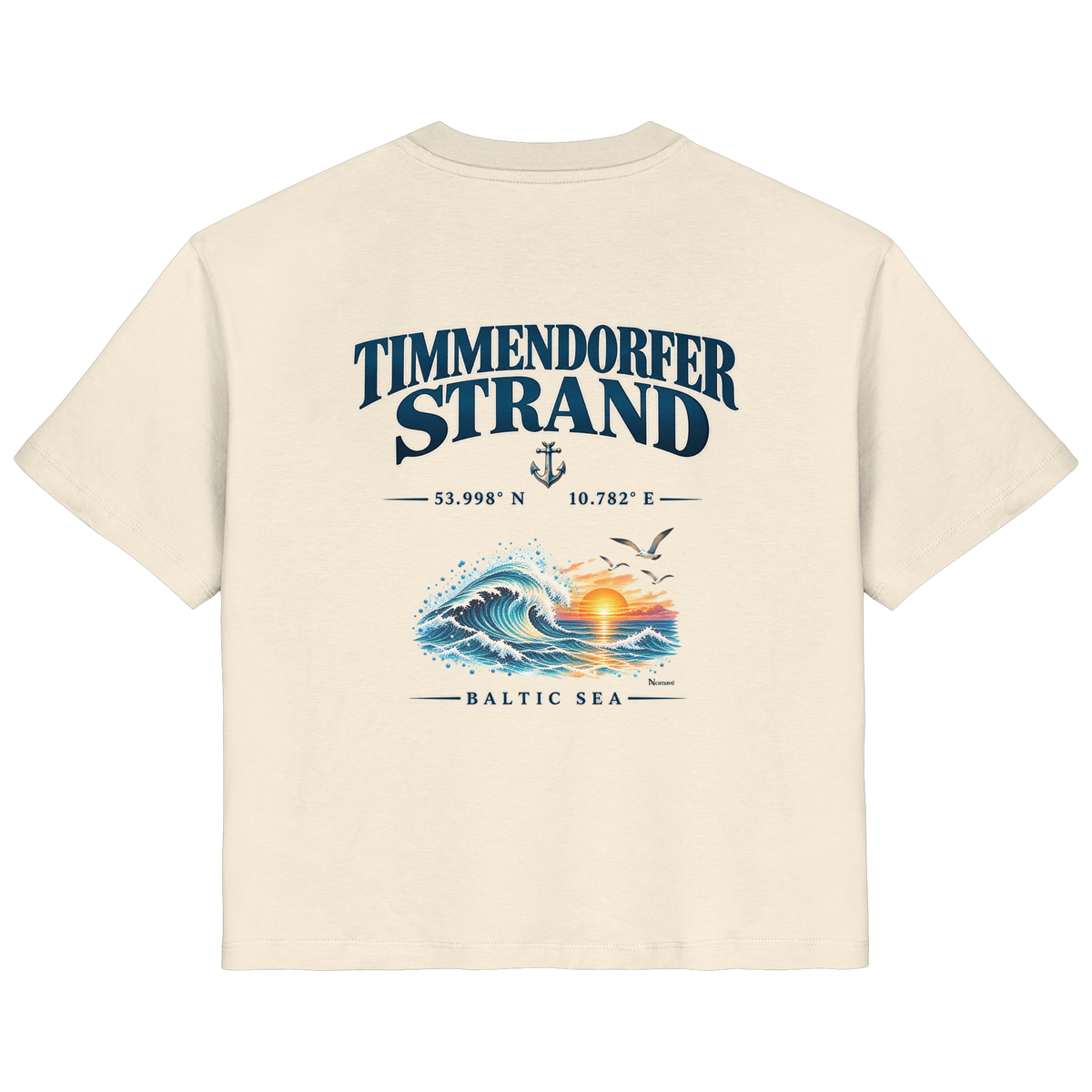 Original-Mockup 1: Damen Bio-T-Shirt in Natural Raw mit Timmendorfer Strand – Baltic Sea Backprint.