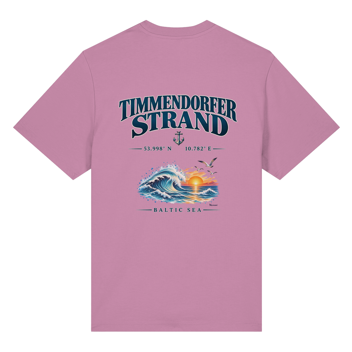 Original-Mockup 10: Unisex Bio-Heavy-T-Shirt in Bubble Pink mit Timmendorfer Strand – Baltic Sea Backprint.