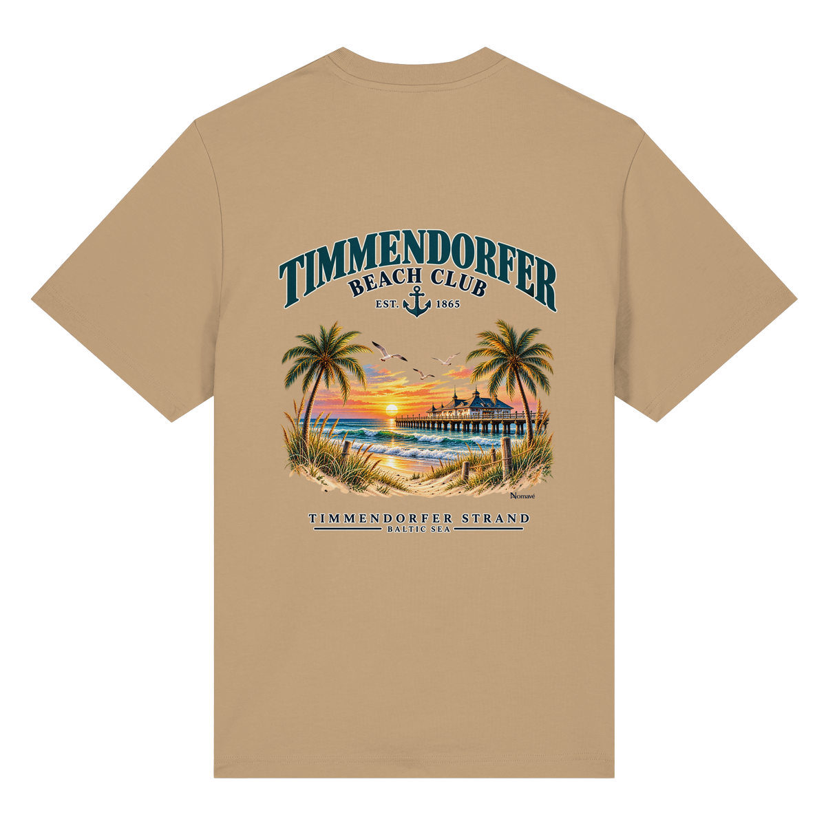 Original-/Katalogmockup: Unisex Bio-Heavy-T-Shirt in Latte, Rückansicht mit Timmendorfer-Beach-Club-Rückendruck.