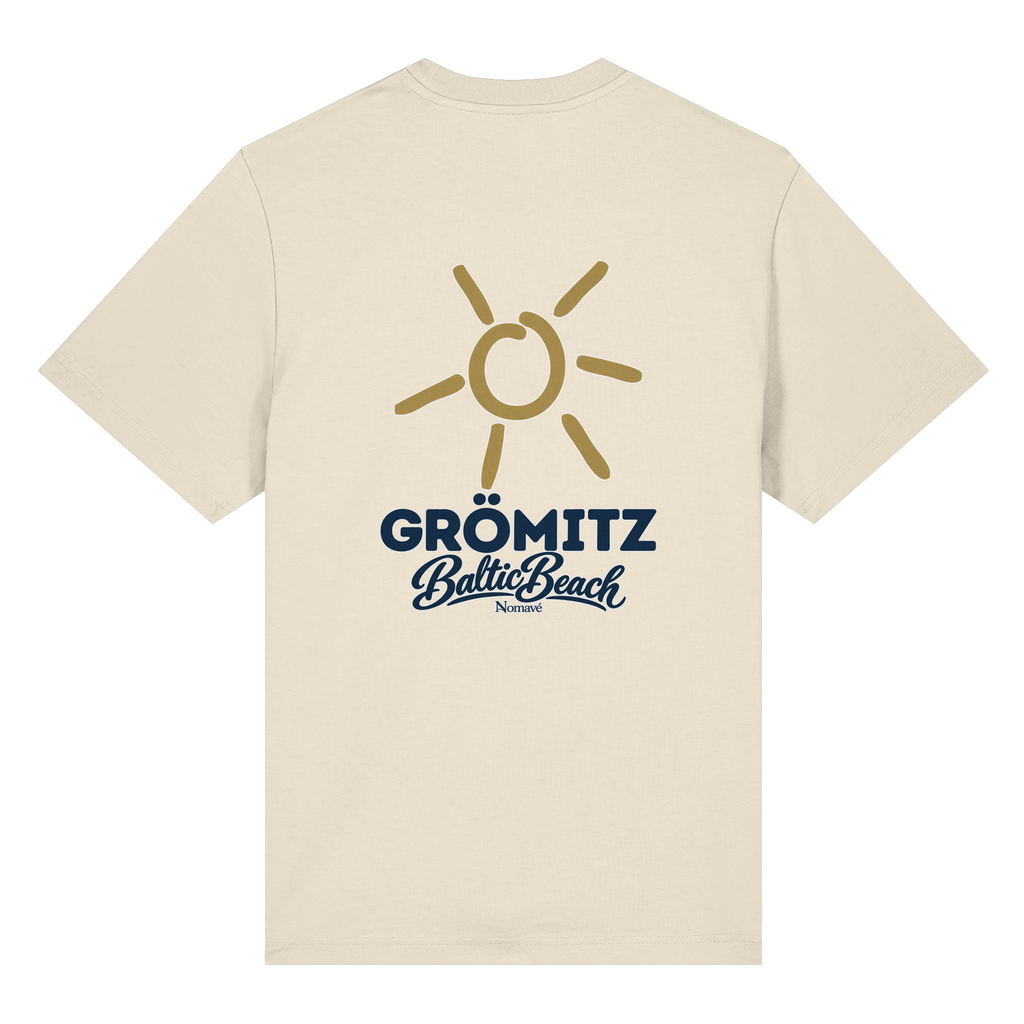 Grömitz Sonne Bio-Heavy T-Shirt Baltic Beach mit Rückendruck in Natural Raw – Shirtigo-Originalmockup 1