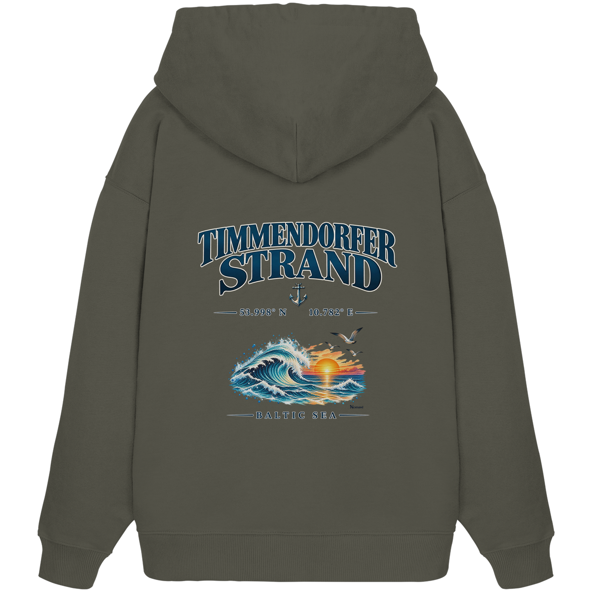 Original-Mockup 5: Unisex Bio-Oversize-Hoodie in Khaki mit Timmendorfer Strand – Baltic Sea Backprint.