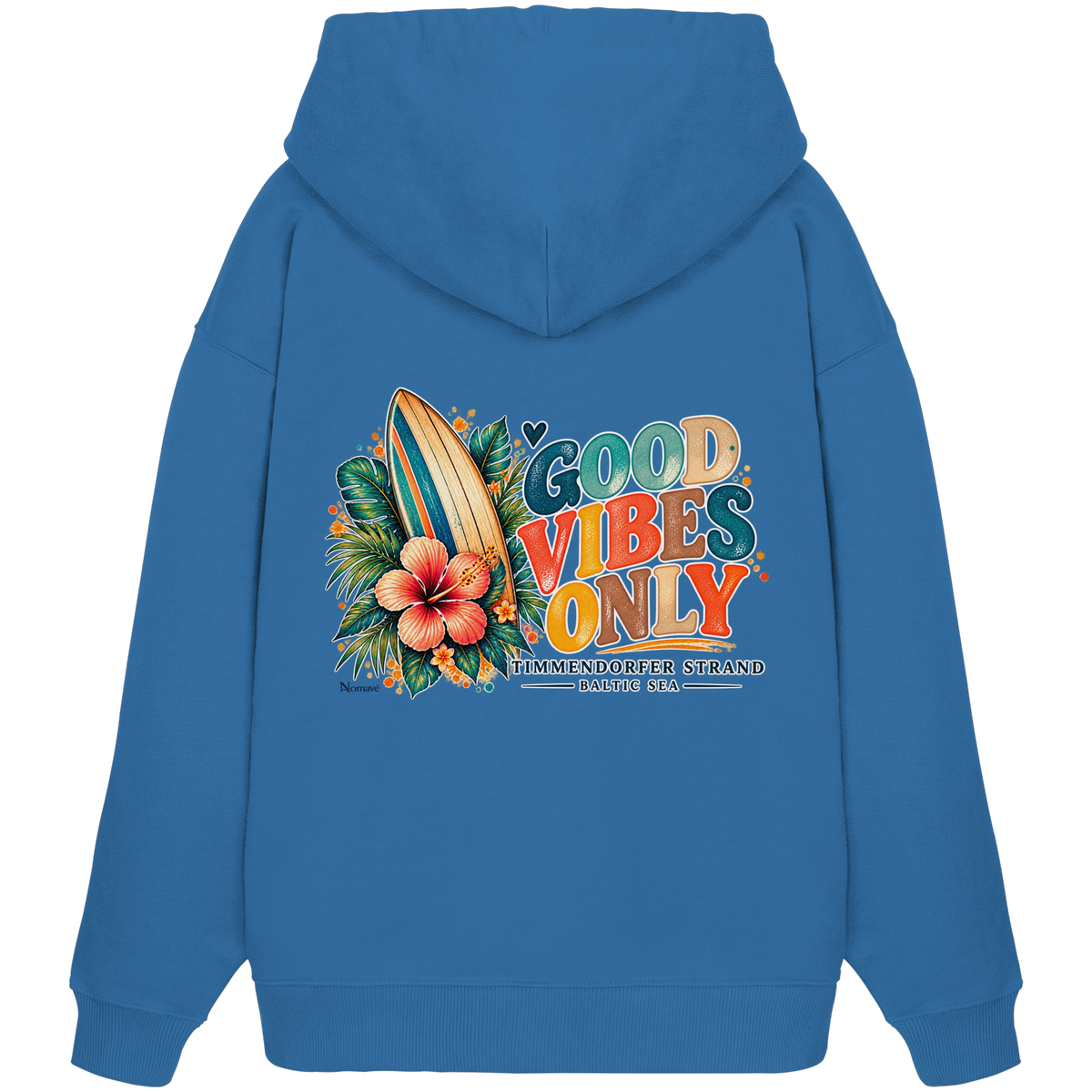 Rückansicht des Unisex-Oversize-Hoodies in Mindful Blue mit Timmendorfer-Surf-Vibes-Rückenprint aus Surfboard, Hibiskus und „Good Vibes Only“.