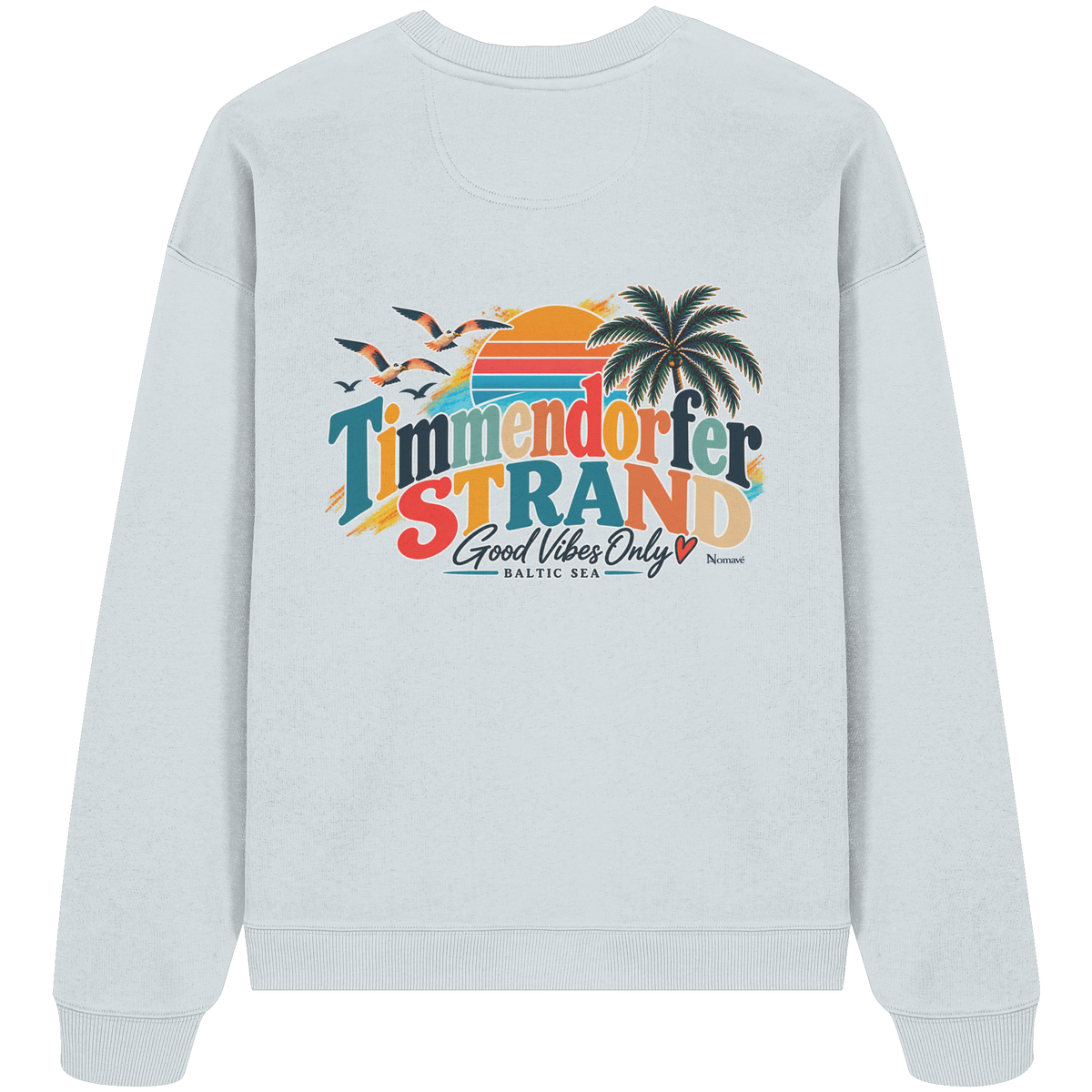 Timmendorfer Strand – Good Vibes Only – Bio Oversize-Sweatshirt mit Rückenprint – Blue Ice; originales Katalogmockup der Rückansicht mit Rückenprint.