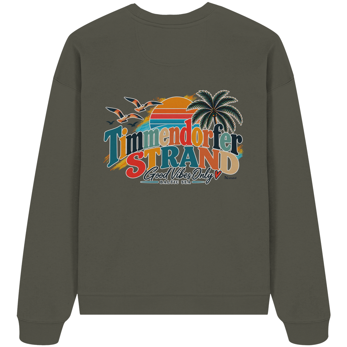 Timmendorfer Strand – Good Vibes Only – Bio Oversize-Sweatshirt mit Rückenprint – Khaki; originales Katalogmockup der Rückansicht mit Rückenprint.