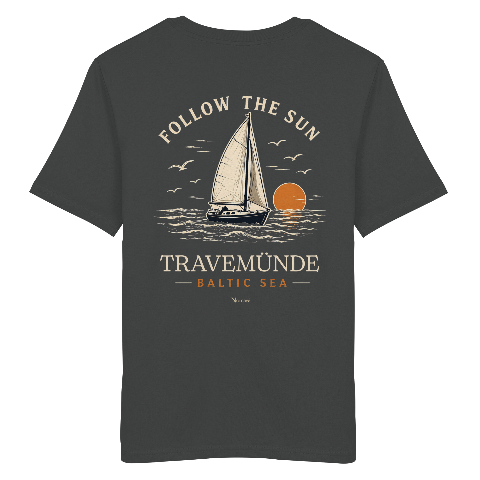 Travemünde Follow The Sun Dark Edition Backprint T-Shirt aus Bio-Baumwolle