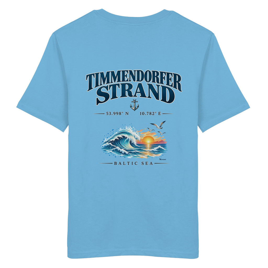 Original-Mockup des Unisex Bio-T-Shirts in Aqua Blue mit Timmendorfer Strand – Baltic Sea Backprint.