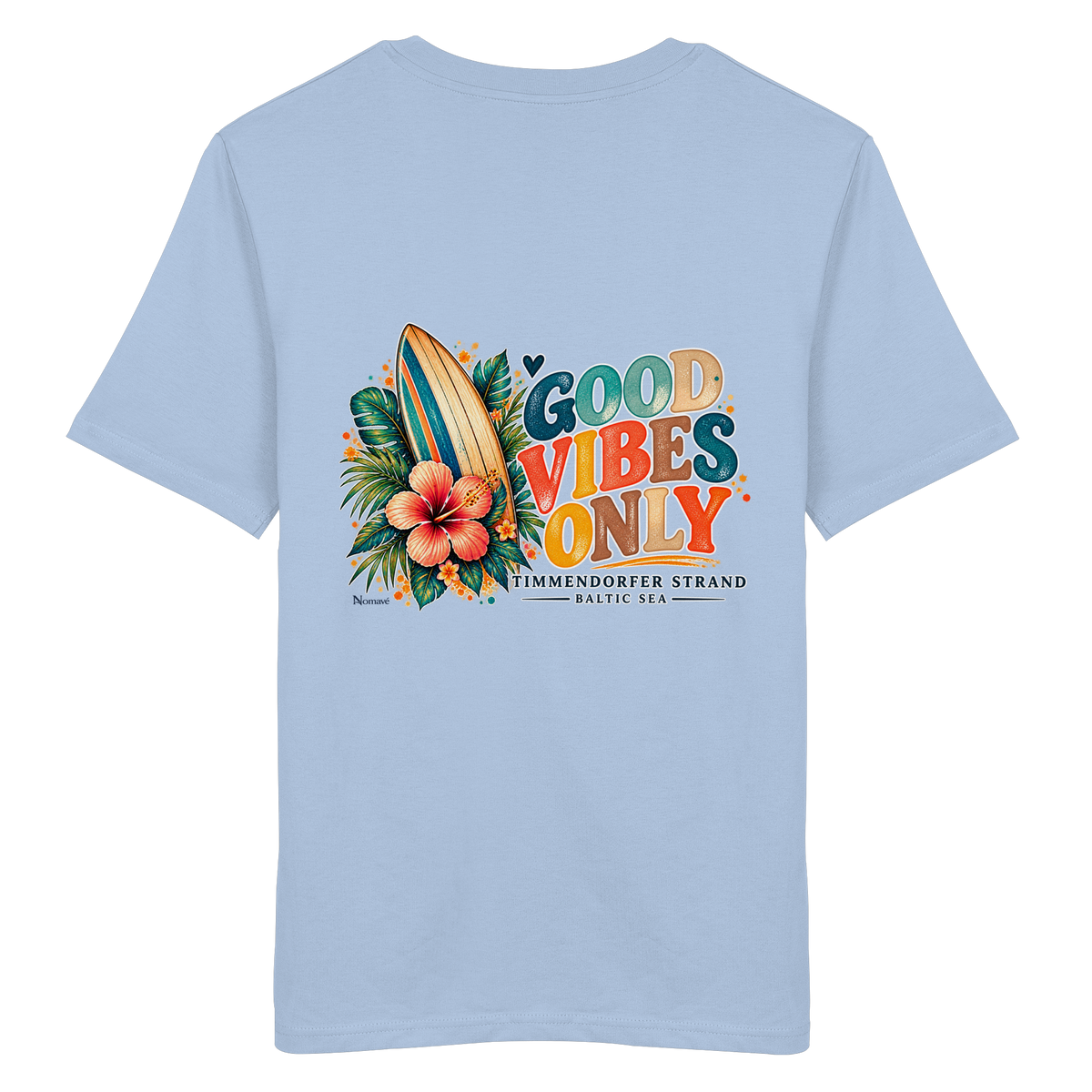 Original-Rückansicht 23: Unisex Bio-T-Shirt in Blue Soul mit Timmendorfer-Surf-Vibes-Rückenprint, Surfboard, Hibiskusblüten und Baltic-Sea-Schriftzug.