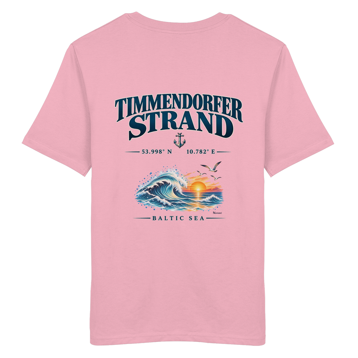 Original-Mockup des Unisex Bio-T-Shirts in Cotton Pink mit Timmendorfer Strand – Baltic Sea Backprint.