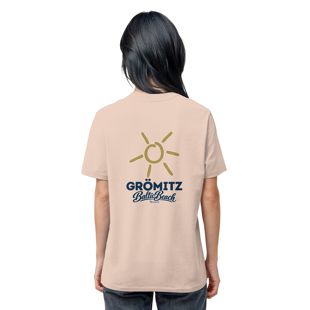 Grömitz Sonne Bio Unisex T-Shirt Baltic Beach mit Rückendruck in Fraiche Peche – Shirtigo-Originalmockup 21