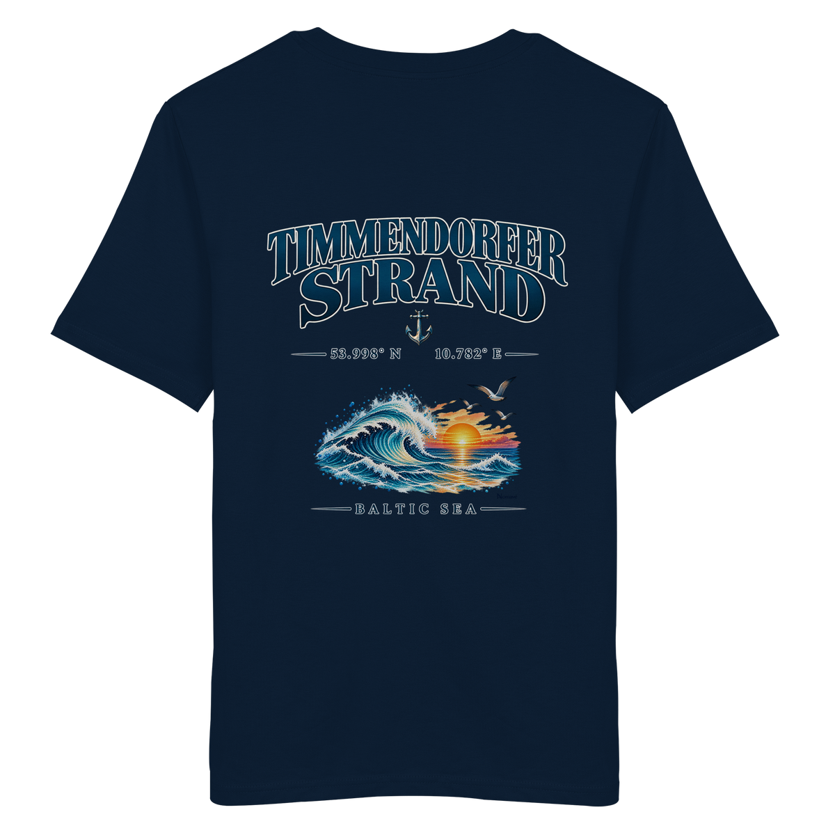 Original-Mockup des Unisex Bio-T-Shirts in French Navy mit Timmendorfer Strand – Baltic Sea Backprint.