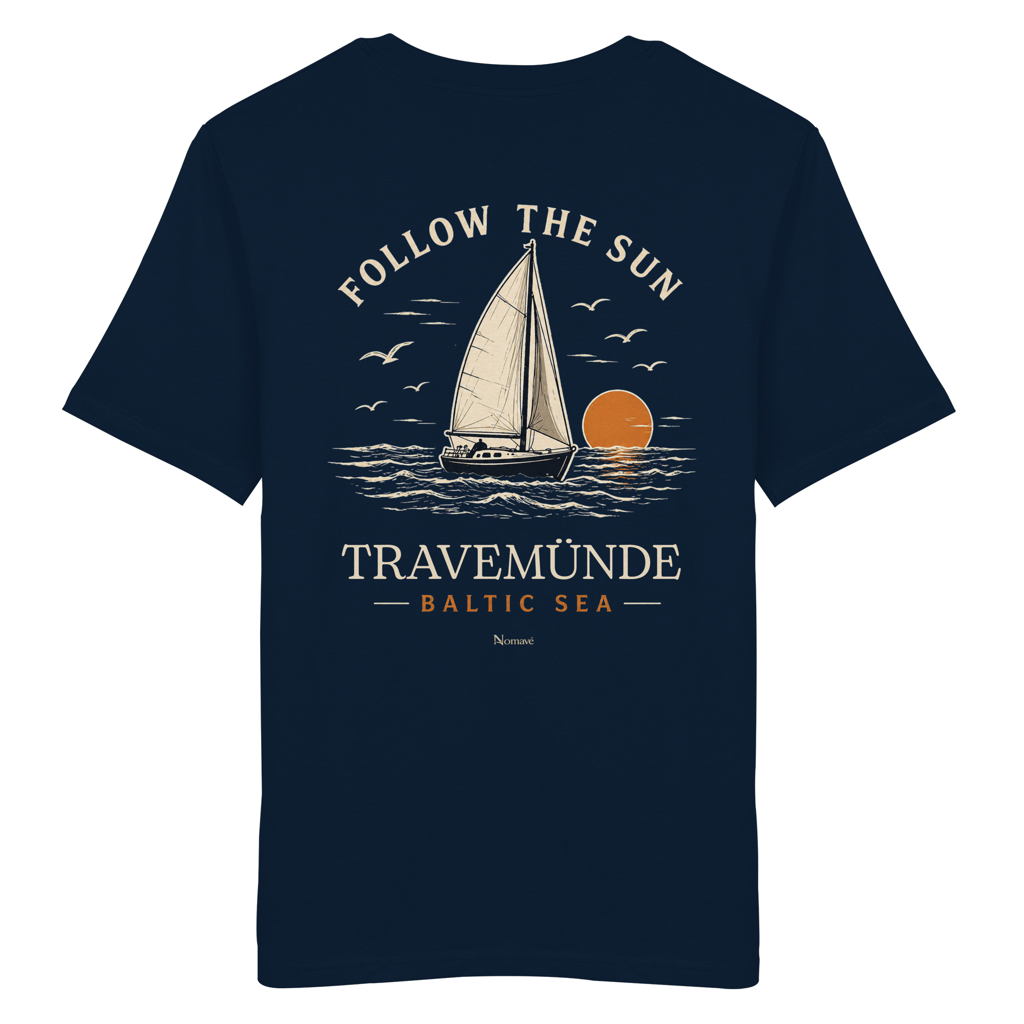 Travemünde Follow The Sun Dark Edition Backprint T-Shirt aus Bio-Baumwolle