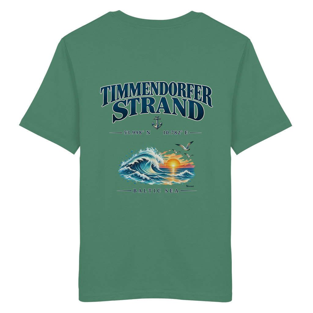 Original-Mockup des Unisex Bio-T-Shirts in Green Bay mit Timmendorfer Strand – Baltic Sea Backprint.