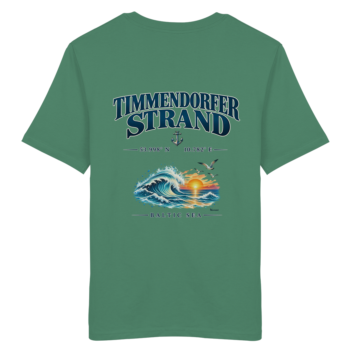 Original-Mockup des Unisex Bio-T-Shirts in Green Bay mit Timmendorfer Strand – Baltic Sea Backprint.