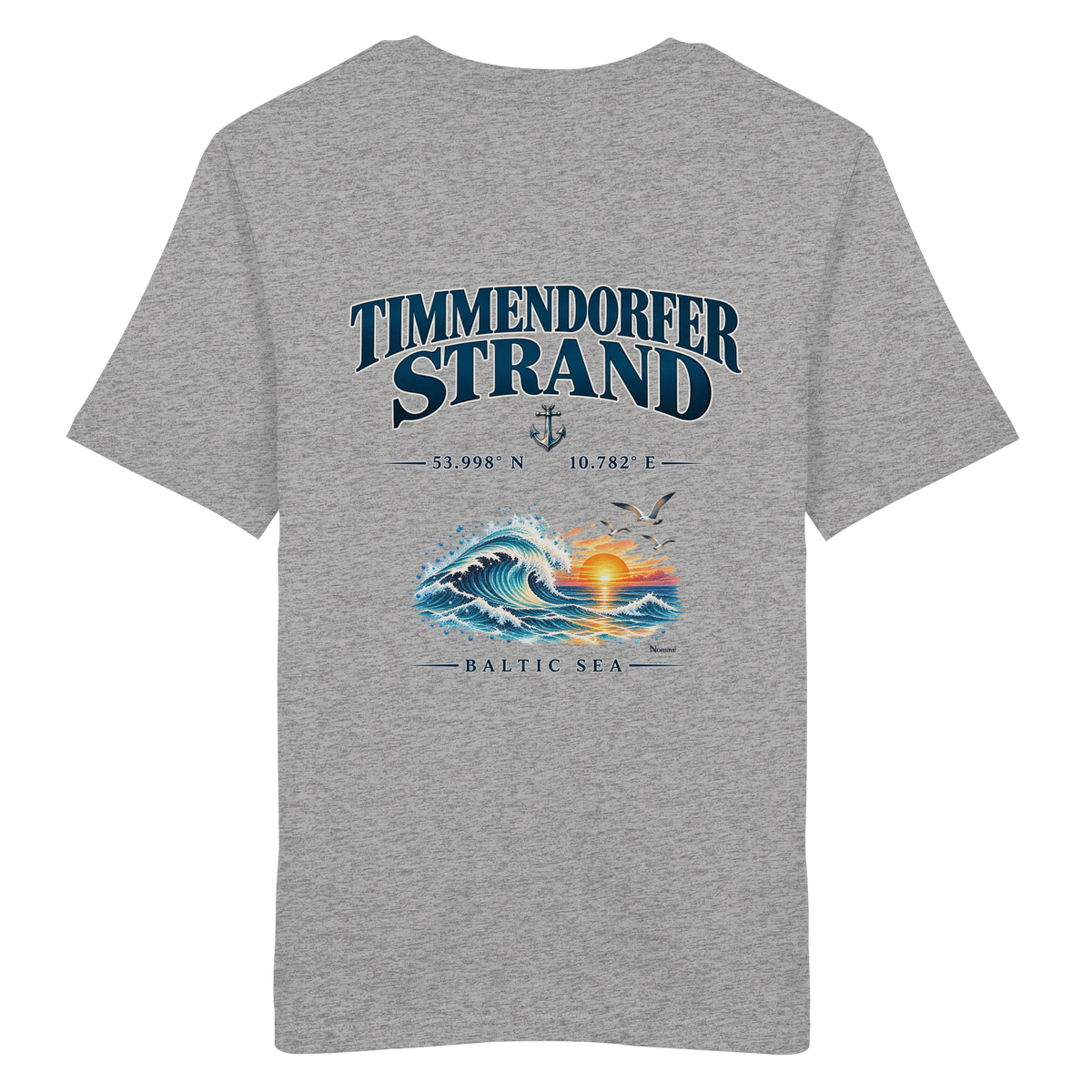 Original-Mockup des Unisex Bio-T-Shirts in Heather Grey mit Timmendorfer Strand – Baltic Sea Backprint.