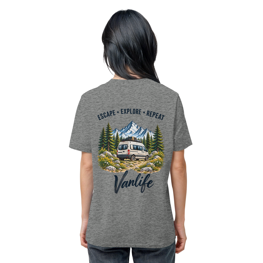Bio T-Shirt in Mid Heather Grey als Produkt-Mockup mit Escape Explore Repeat Motiv als Backprint – Produktansicht 2