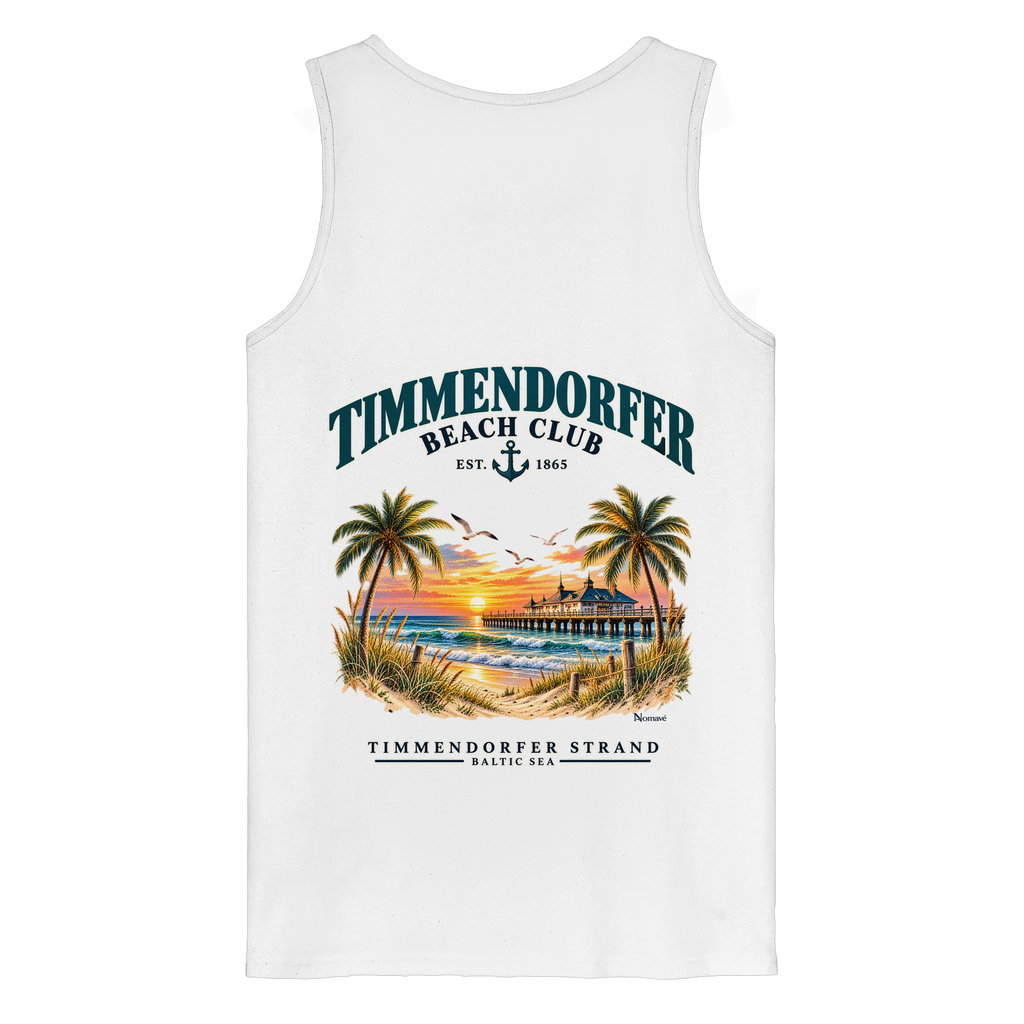 Original-Produktmockup: Herren-Bio-Tanktop in White, Rückansicht mit Timmendorfer-Beach-Club-Motiv und dem Schriftzug Timmendorfer Strand – Baltic Sea.