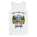 Bio Tank Top in White als Produkt-Mockup mit Escape Explore Repeat Motiv als Backprint