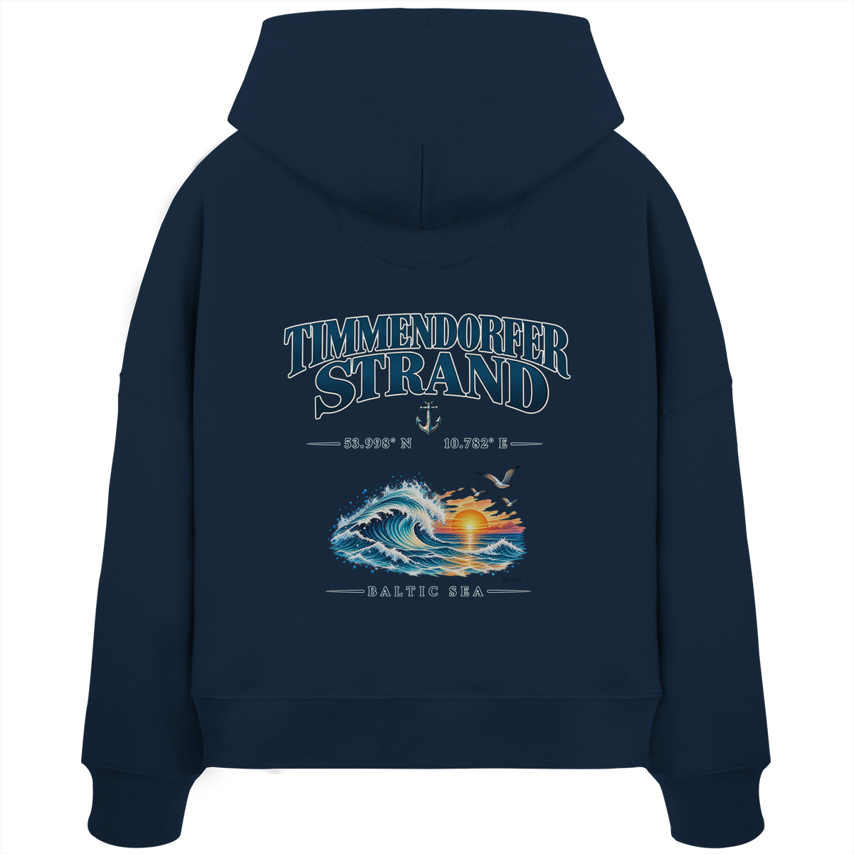 Original-Mockup 7: Damen Bio-Boxcut-Hoodie in French Navy mit Timmendorfer Strand – Baltic Sea Backprint.