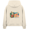 Rückansicht des Damen-Boxcut-Hoodies in Natural Raw mit Timmendorfer-Surf-Vibes-Motiv aus Surfboard, Hibiskusblüten und „Good Vibes Only“.