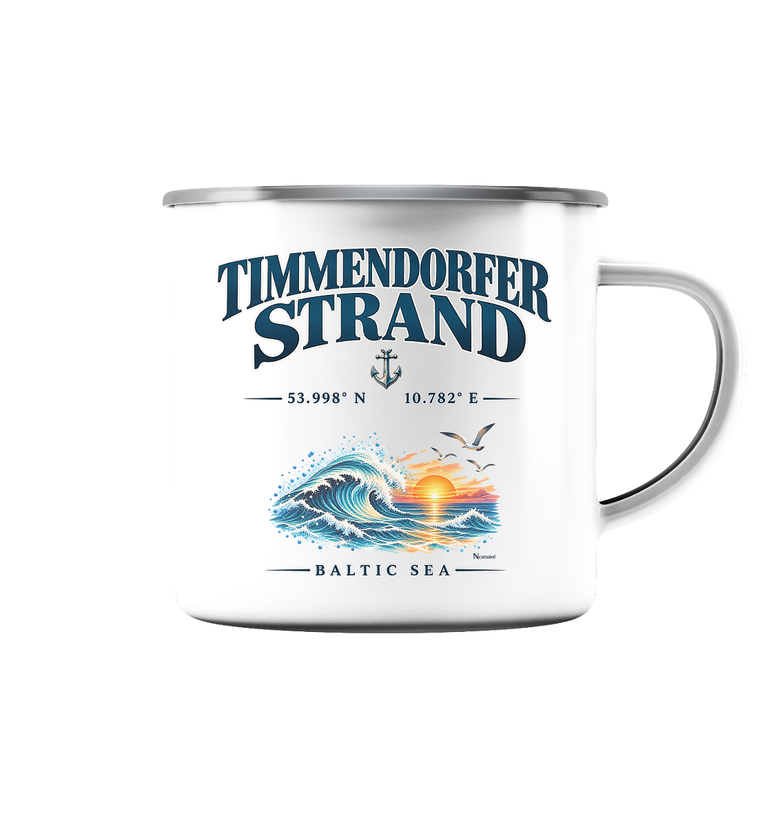Original-Mockup 1: Emaille-Tasse 300 ml in White glossy mit Timmendorfer-Strand–Baltic-Sea-Motiv auf der Vorderseite und silberfarbenem Rand.