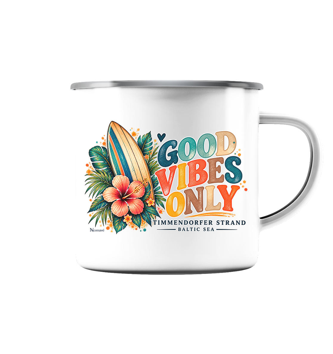 Shirtigo-Originalmockup: weiße Emaille-Tasse mit Silberrand und Timmendorfer Surf-Vibes-Außenmotiv