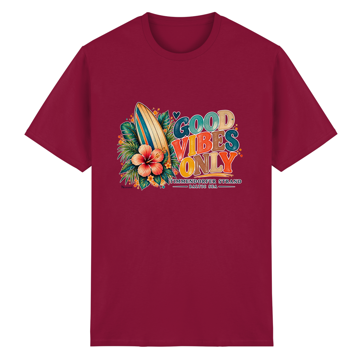 Timmendorfer Strand – Surf Vibes – Heavy-Cotton-T-Shirt mit Frontprint – Cardinal Red; originales Katalogmockup der Vorderansicht mit Frontprint.