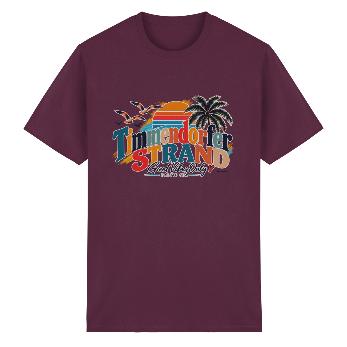 Vorderansicht des Essential-T-Shirts in Maroon mit Timmendorfer-Strand-Good-Vibes-Only-Frontprint aus Sonnenuntergang, Palmen und Möwen.