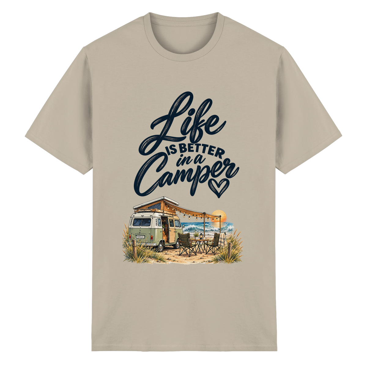 Essential T-Shirt mit „Life is better in a Camper“-Motiv – Vorderansicht für Vanlife- und Campingfans