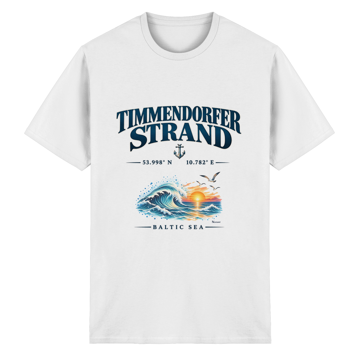 Original-Mockup 2: Unisex Heavy-Cotton-T-Shirt in White mit Timmendorfer Strand – Baltic Sea Frontprint.