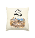 Naturfarbenes Cat-Mom-Kissen 40 × 40 cm mit schlafender Katze, Küstenmotiv und schwarzem Cat-Mom-Schriftzug.