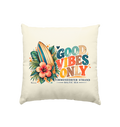 Shirtigo-Originalmockup: naturfarbenes Kissen 40 × 40 cm mit Timmendorfer Surf-Vibes-Frontmotiv