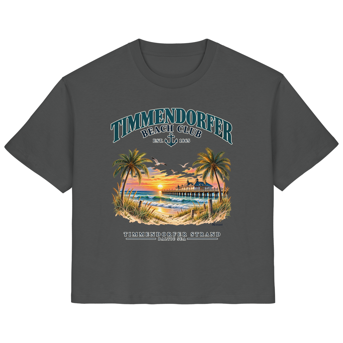Originalmockup: Timmendorfer Beach Club Damen Bio-T-Shirt in Anthracite, Vorderansicht mit maritimem Frontprint, Palmen, Seebrücke und Meer.
