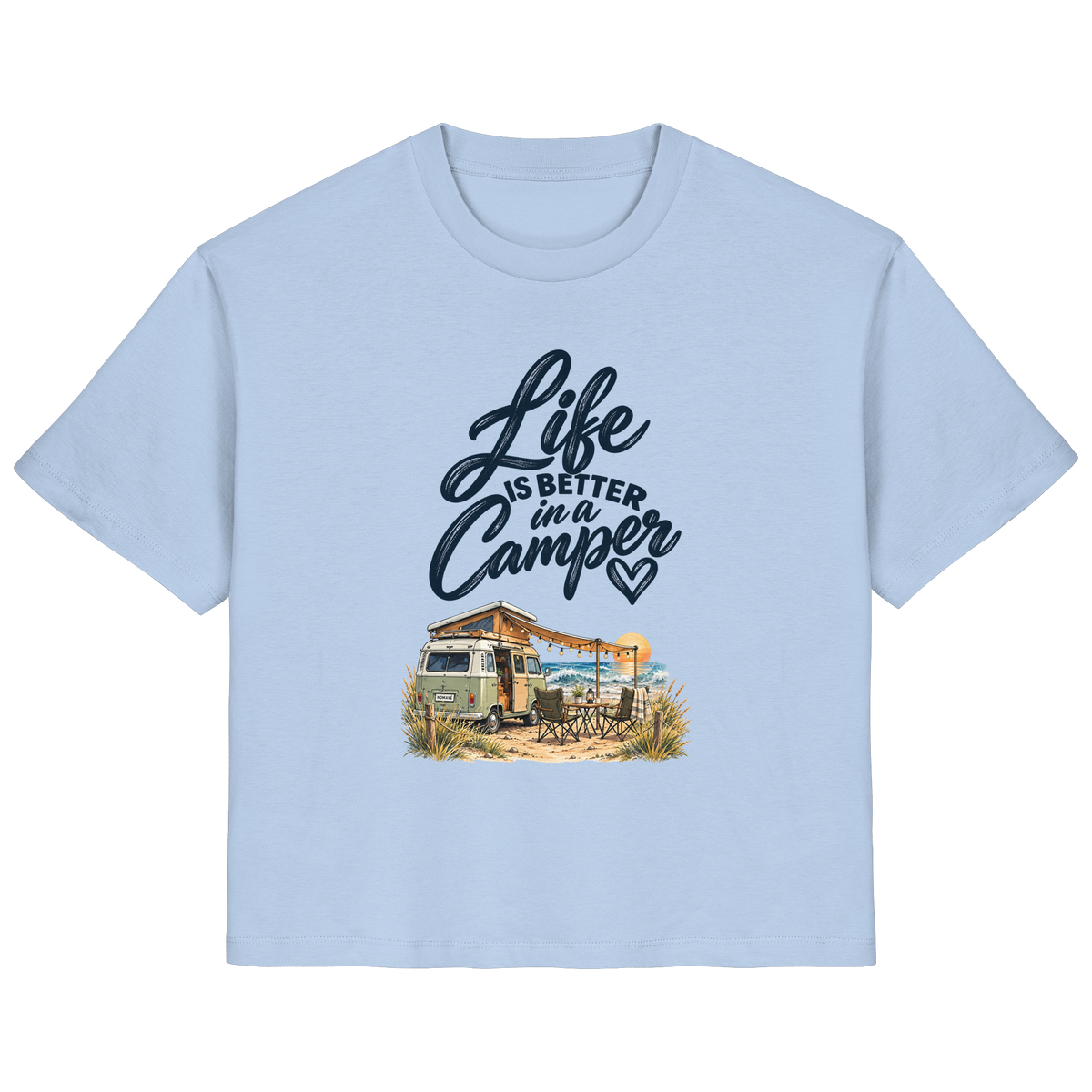 Damen Bio Shirt mit „Life is better in a Camper“-Motiv – Vorderansicht in Blue Soul für Vanlife- und Campingfans