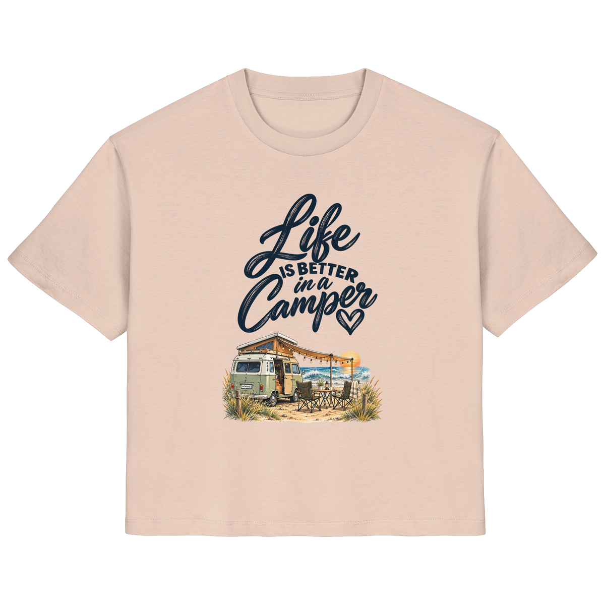 Damen Bio Shirt mit „Life is better in a Camper“-Motiv – Vorderansicht in Fraiche Peche für Vanlife- und Campingfans